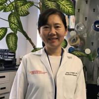 Headshot of linda li